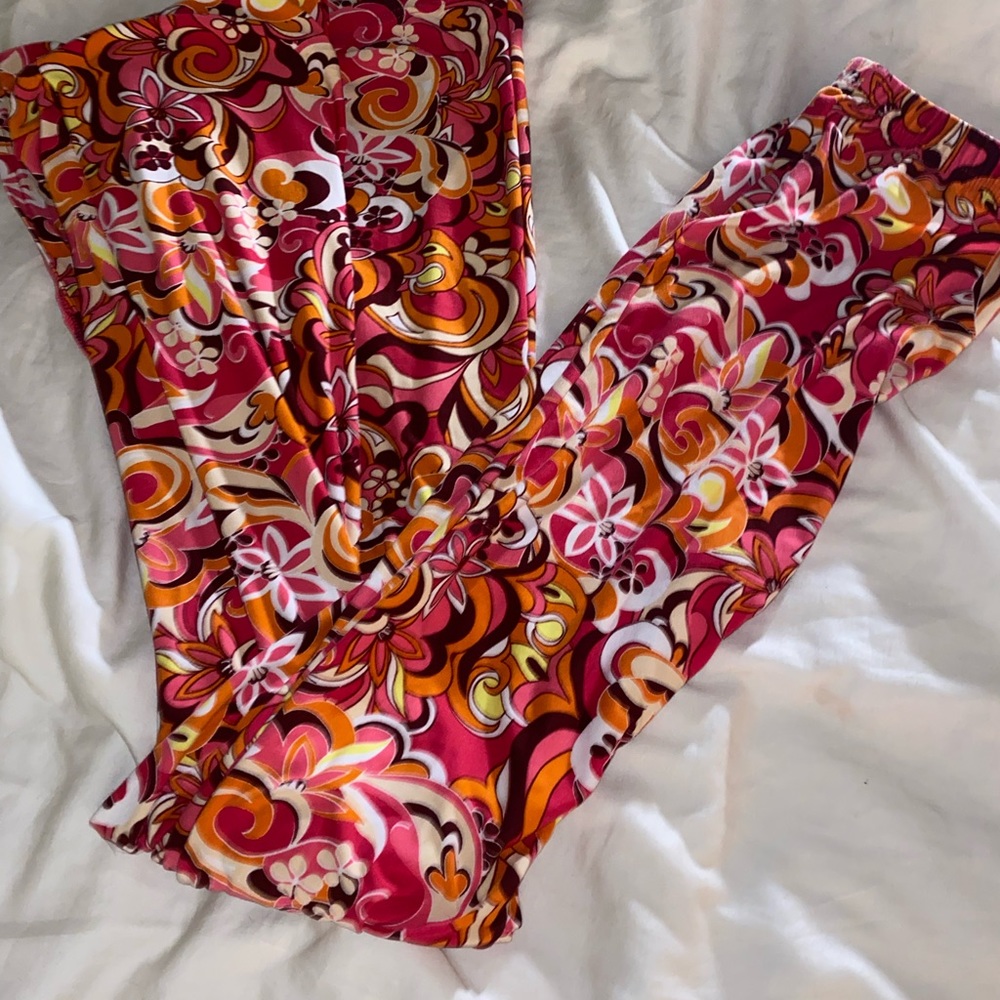 Patterned flare leggings